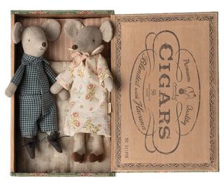 Grandma & Grandpa Mice in Cigarbox